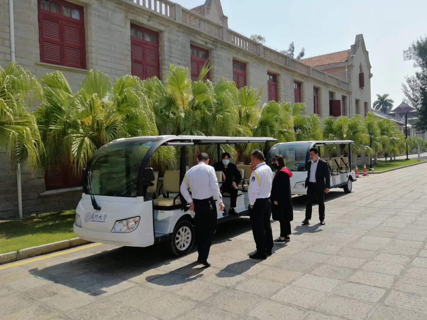 廈門大學(xué)旅游旺季添新車，選擇卓越電動(dòng)車